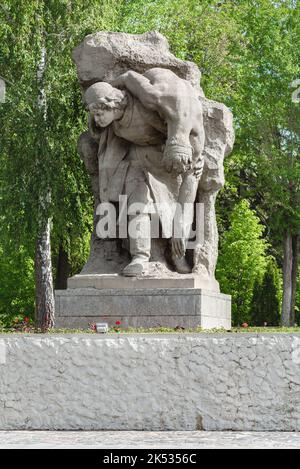 Wolgograd, Russland - 17 2022. Mai: Mamaev Kurgan. Heroes` Square, skulpturale Komposition Krankenschwester Stockfoto